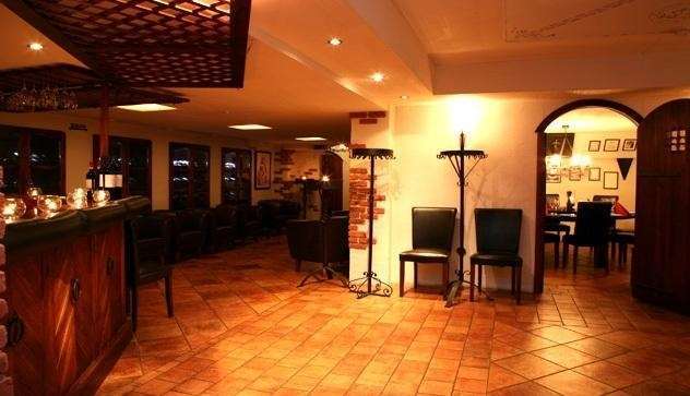 Hotel Emilia Хямеэнлинна Ресторан фото